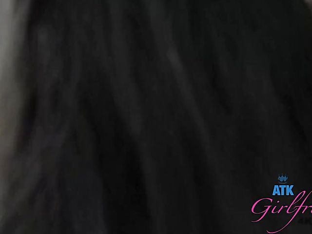 Car sex with his flat-chested GF Sadie Pop