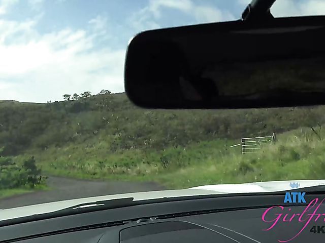 Car sex with his flat-chested GF Sadie Pop