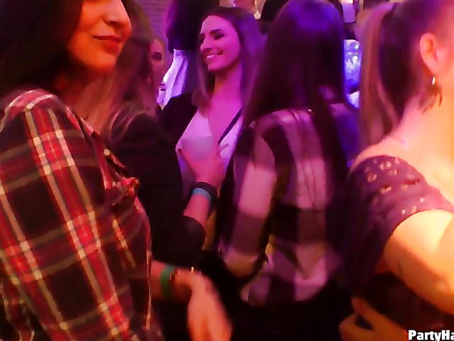 Cock sucking orgy in the nightclub 