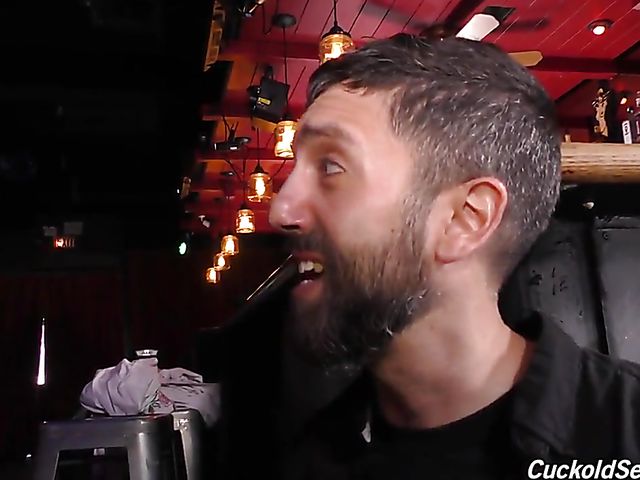 Interracial cuckold gangbang at the bar with Jennifer White 