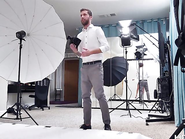 Ariana Marie anal with a lucky photographer