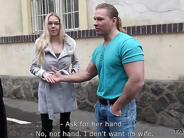 Car fuck with big boobed blonde Florane