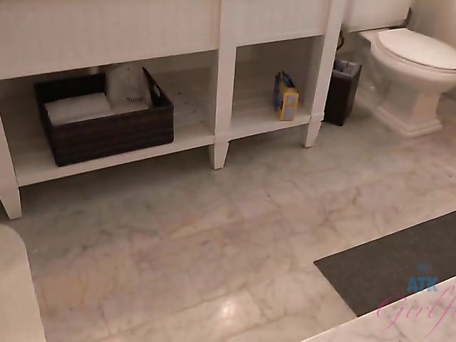 A sexy adventure with his teen girlfriend Ariel 