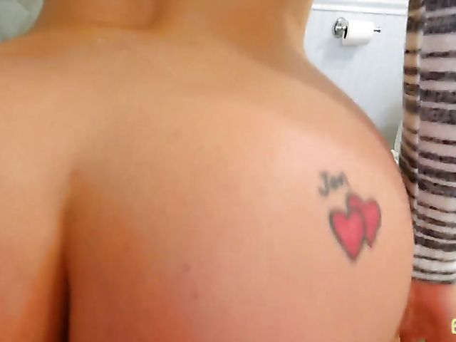 Huge ass stepsister Lana Rhoades takes a dick POV