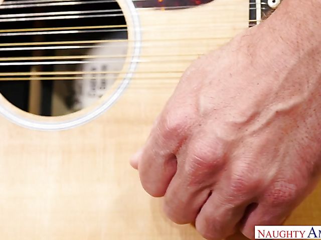 Sexy Kelsi Monroe with a juicy ass gets nailed