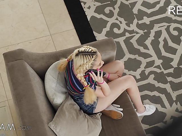 Cute blonde Jane Wilde loves her stepdad's meat