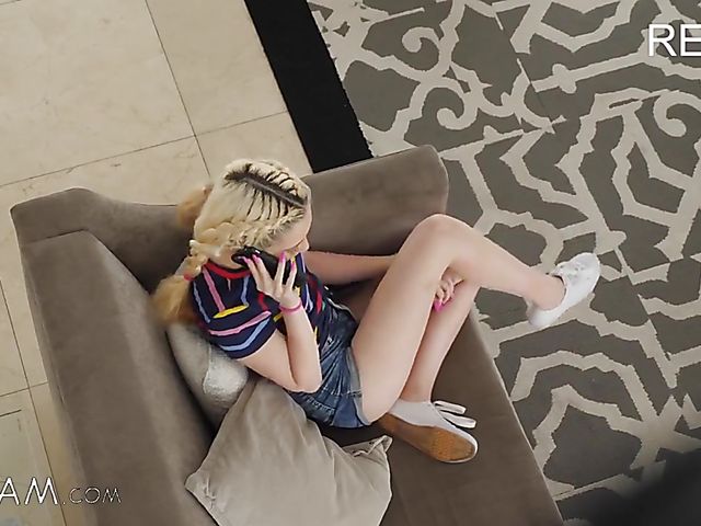 Cute blonde Jane Wilde loves her stepdad's meat