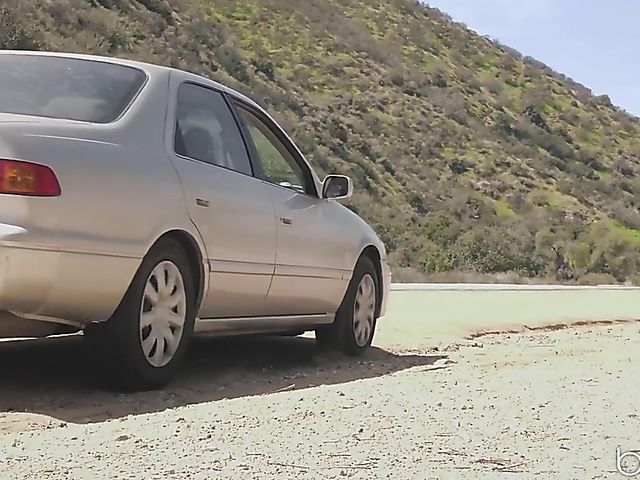 Tia Cyrus and Veronica Rodriguez  love lesbian sex and money