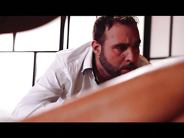 Alyssia Kent makes her husband's cuckold fantasy a life