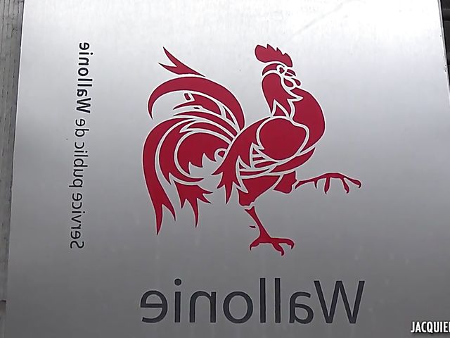 Redhead DP lover Cindy gets tag teamed in bed