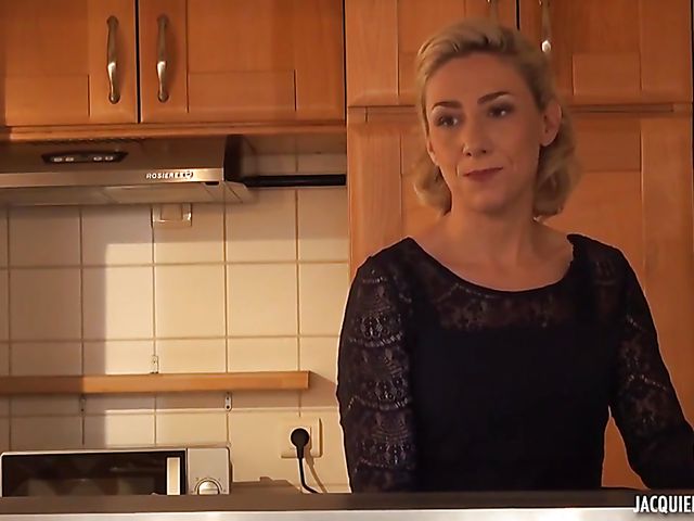Mature French lady Julie gets double fucked