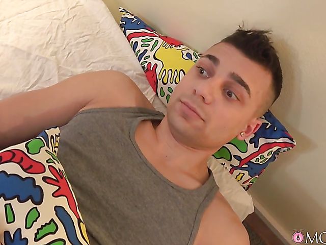 Wake up blowjob from petite Thai Suzie Q