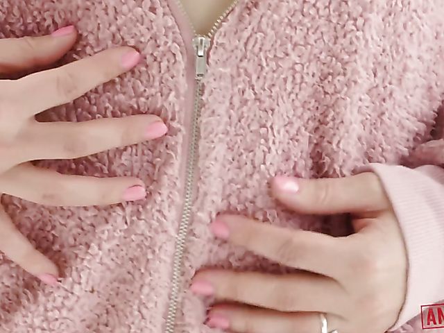 Big titty bald girl Riley Nixon gets analyzed