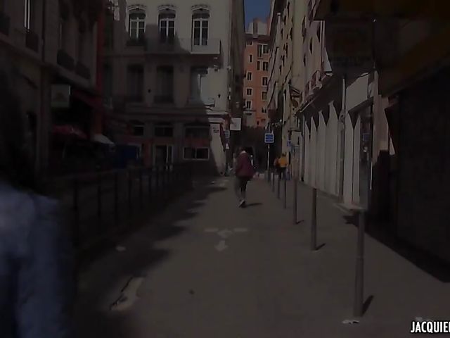 French threesome with well stacked MILF Clélie