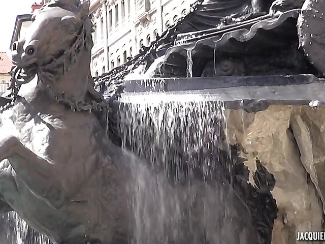 French threesome with well stacked MILF Clélie