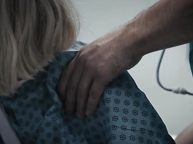Injured teen blonde Arya Fae gets fucked by the doctor