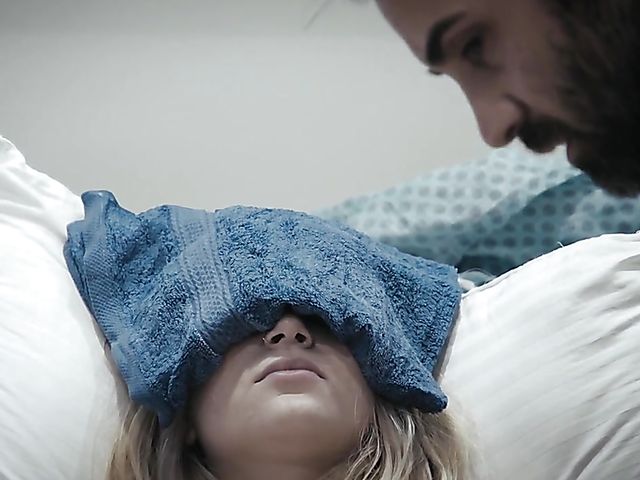 Injured teen blonde Arya Fae gets fucked by the doctor