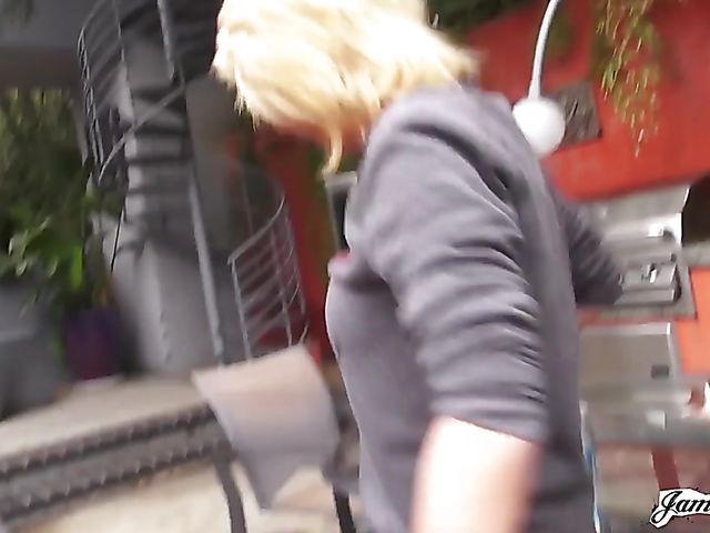 Natural tits blonde Ashlee Graham fucking with James Dean 