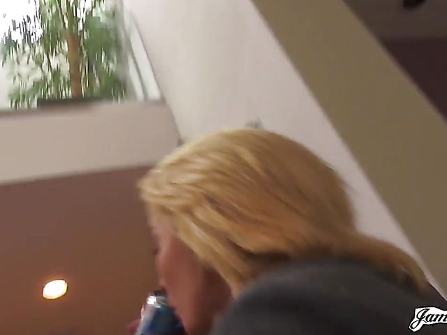 Natural tits blonde Ashlee Graham fucking with James Dean 