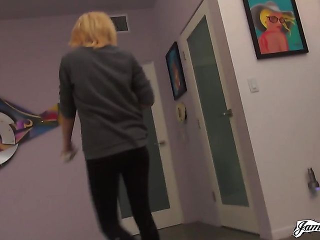 Natural tits blonde Ashlee Graham fucking with James Dean 