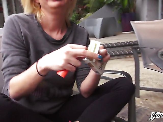 Natural tits blonde Ashlee Graham fucking with James Dean 