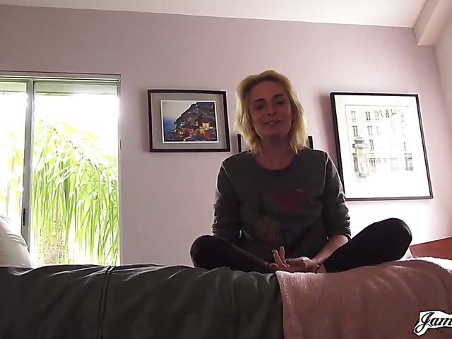 Natural tits blonde Ashlee Graham fucking with James Dean 
