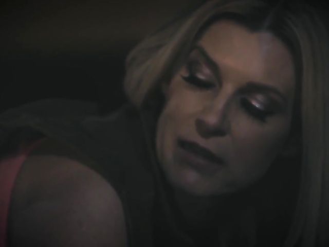 Slim MILF India Summer rides a dick and eats teen's pussy