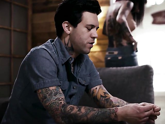 Slim MILF India Summer rides a dick and eats teen's pussy