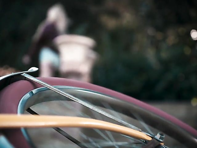 Slim MILF India Summer rides a dick and eats teen's pussy