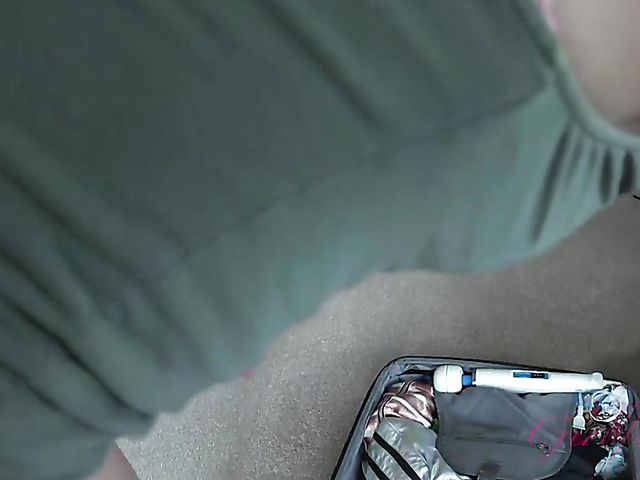 Cute teen Haley Reed gets finger fucked 