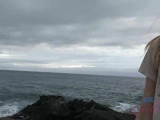 Cute teen Haley Reed gets finger fucked 