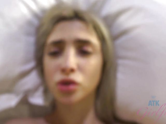 Small tits blonde Jane Wilde gets boned in Vegas