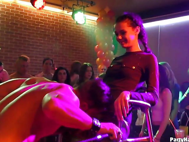 Male strippers bang the girls in the club