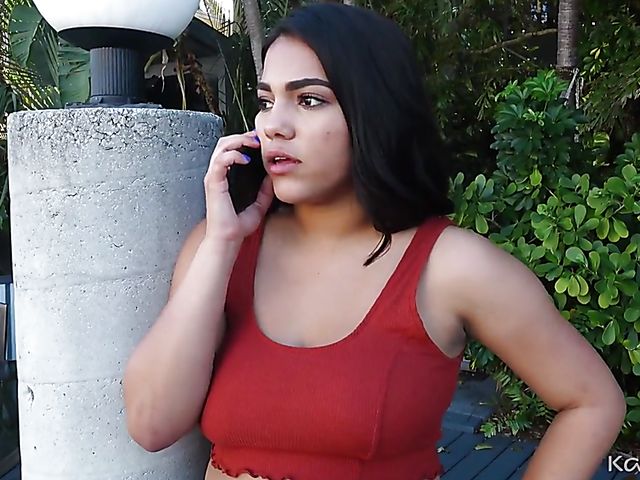 Chubby latina Julz Gotti fucking with her stepdad