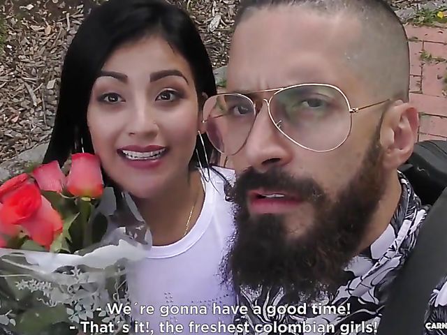 Hottie shows off her colombian ass and gets fucked