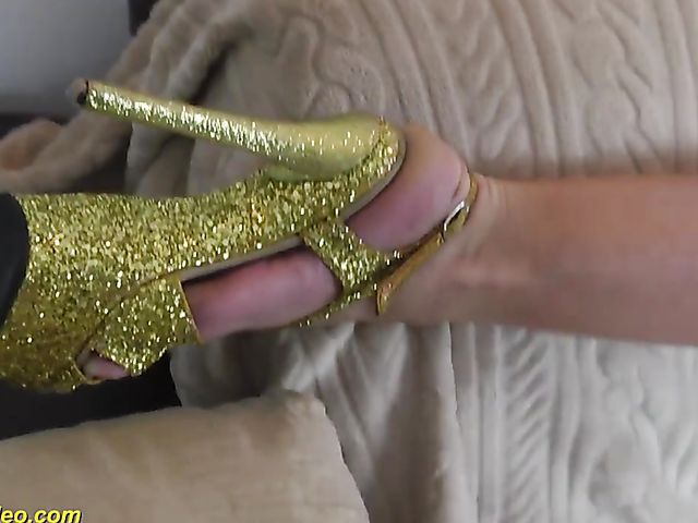 Nude gymnastics with super flexible Ronja