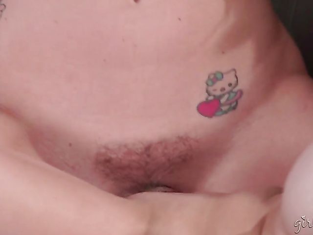 Quinn Wilde and Monique Alexander's crazy lesbian session