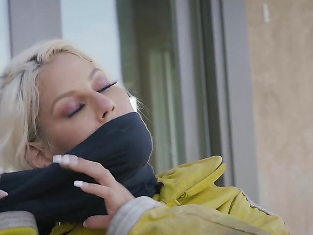 Busty lesbian rescuer Bridgette B gets her pussy eaten