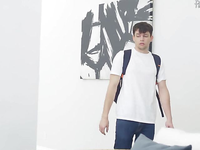 Busty MILF Melissa Lynn is in need of cock