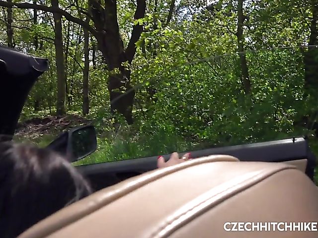 Outdoor sex with big chested Czech Jennifer Mendez 