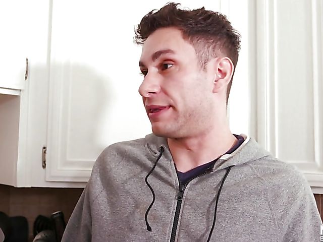 Busty MILF Melissa Lynn sucks in the kitchen