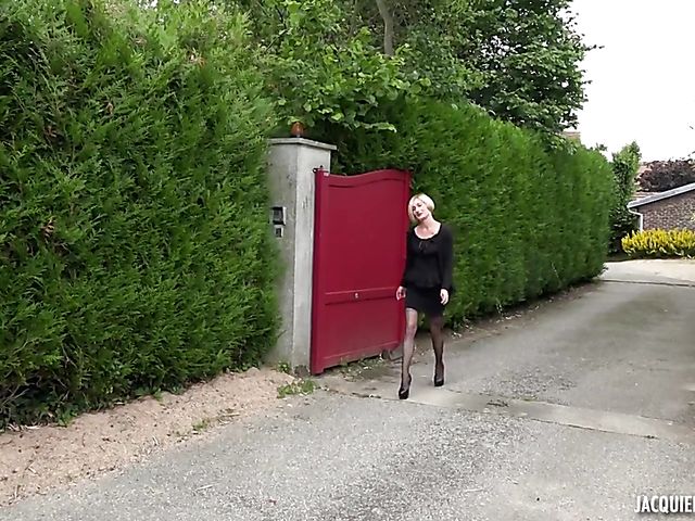 Hot French MILF Clarisse gets analyzed