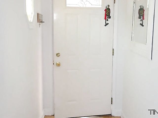 Stepfather gets his cock handled by skinny teen Riley Reid