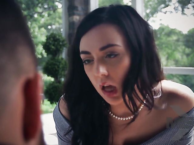 Jill Kassidy and Whitney Wright try lesbian sex