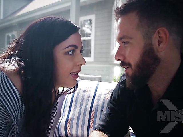 Jill Kassidy and Whitney Wright try lesbian sex