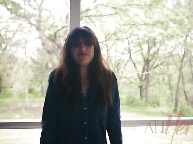 Busty lesbian  Bridgette B takes advantage of Shyla Jennings