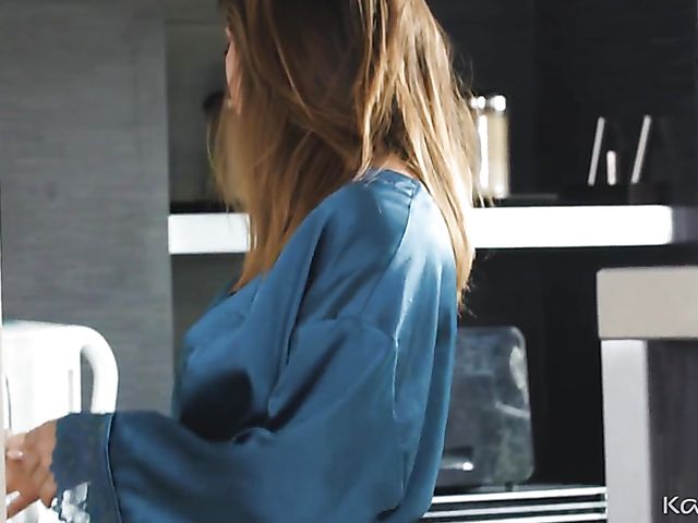 Mexican lesbian Frida Sante loves Zafira's boobs