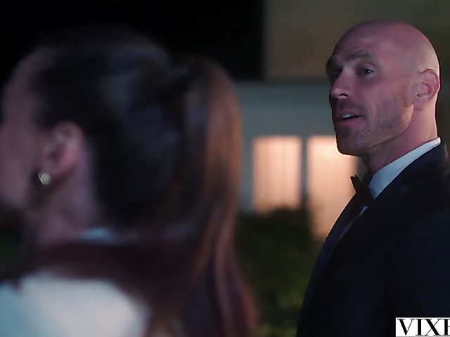 Tori Black and Johnny Sins have hot sex in the evening 