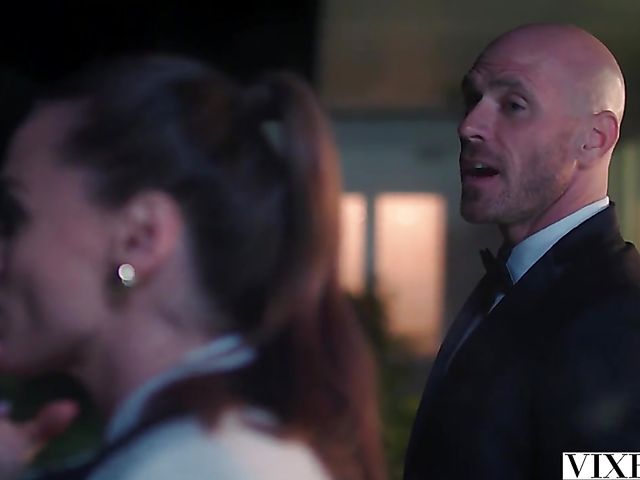 Tori Black and Johnny Sins have hot sex in the evening 