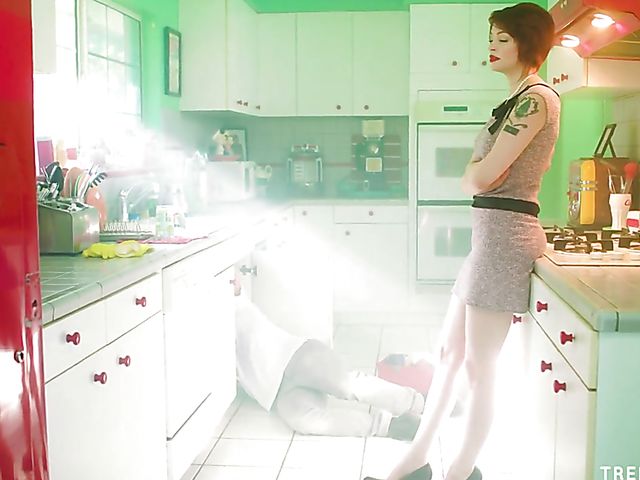 Sexy redhead Bree Daniels seduces a plumber